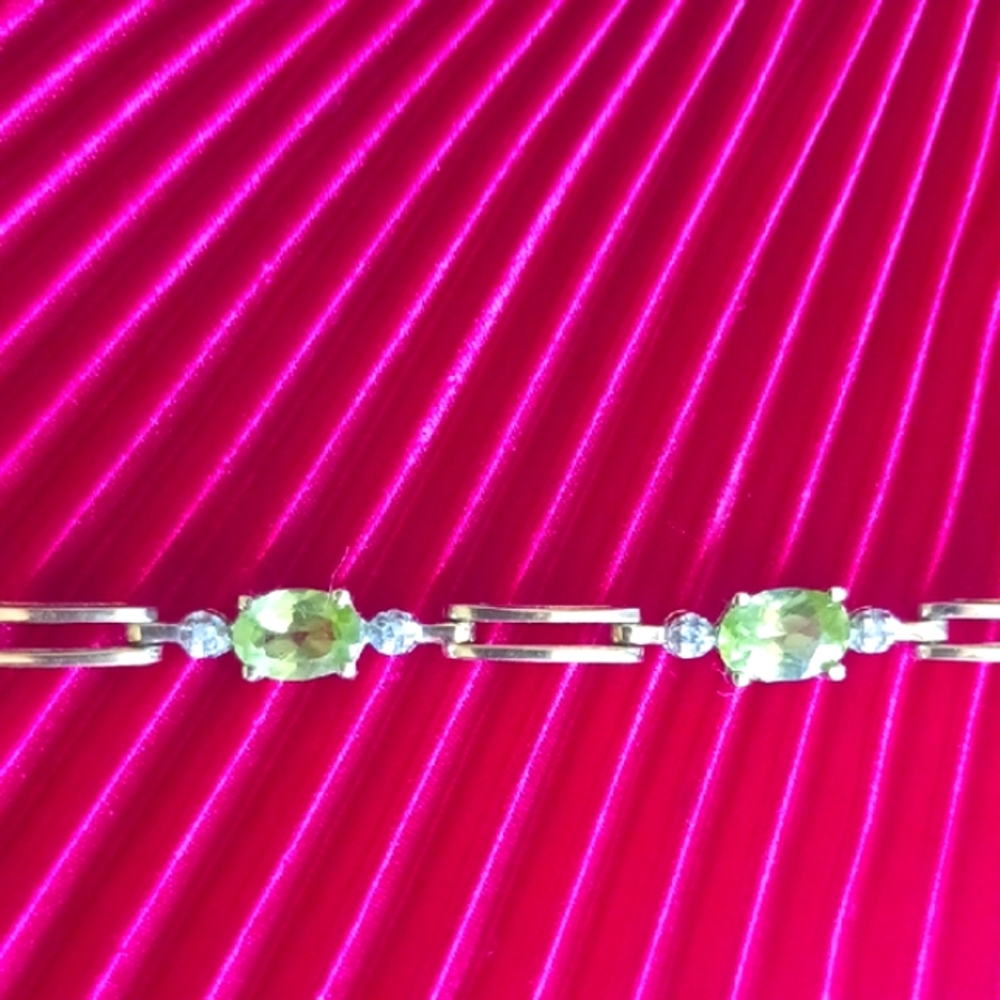 10k Yellow Gold, Diamond, Peridot Women's Tennis Bracelet 7" - Picture 5 of 11